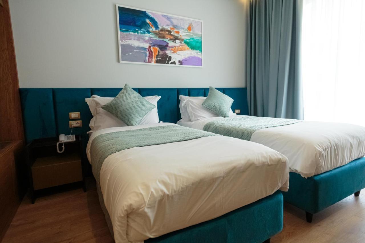 Ames Hotel & Spa Влёра Экстерьер фото